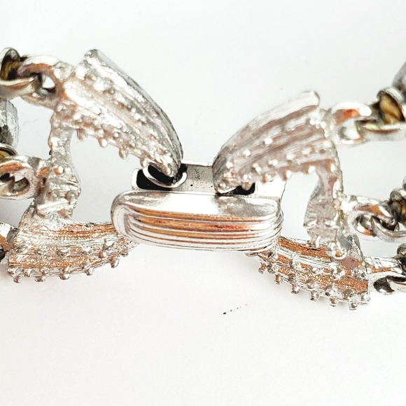 Vtg 60's Crown Trifari 3 Rope Silvertone Bracelet - Picture 3 of 4